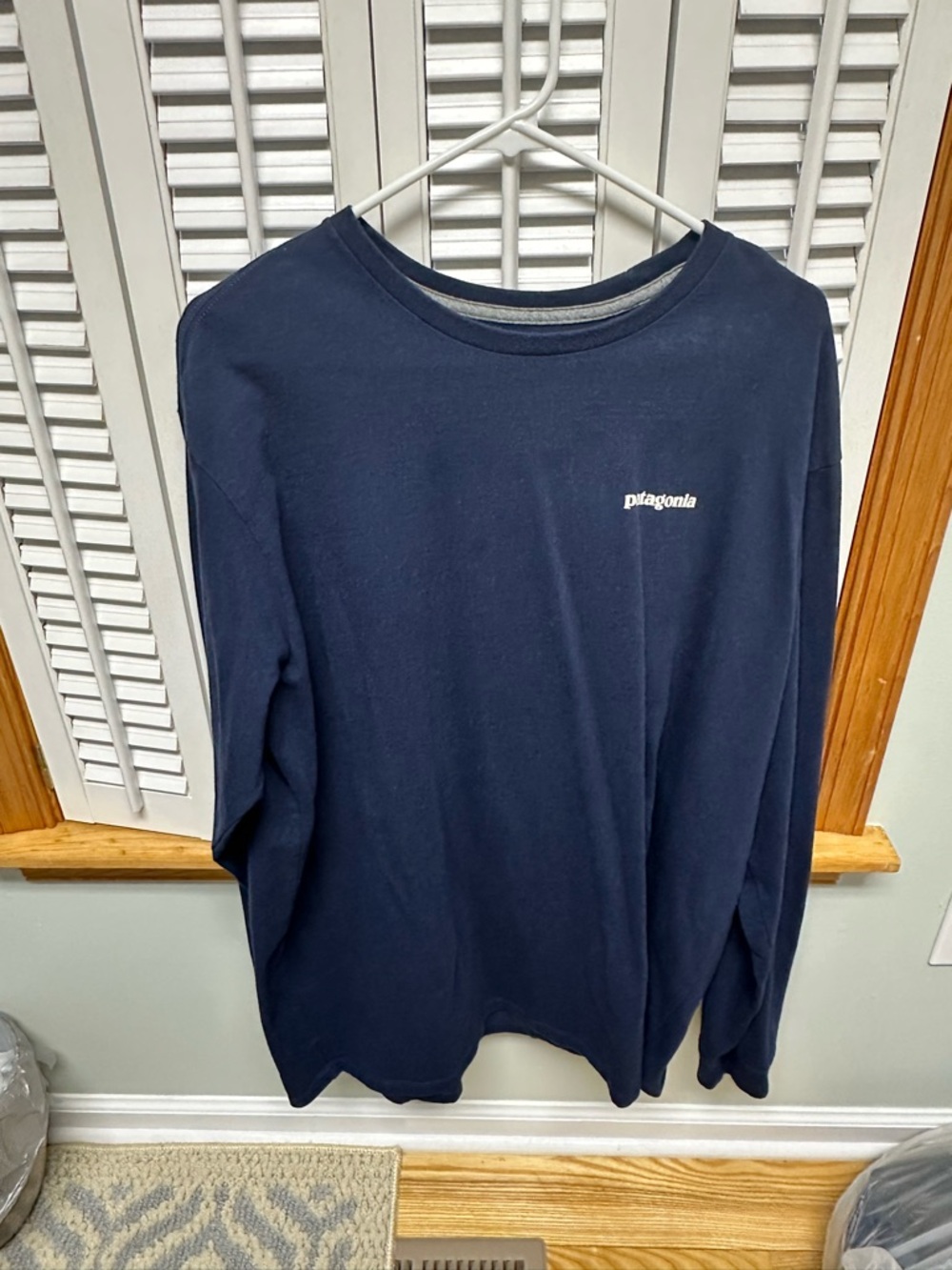 Men’s Patagonia Navy tee XXL
